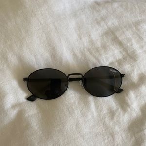 Quay black round sunglasses